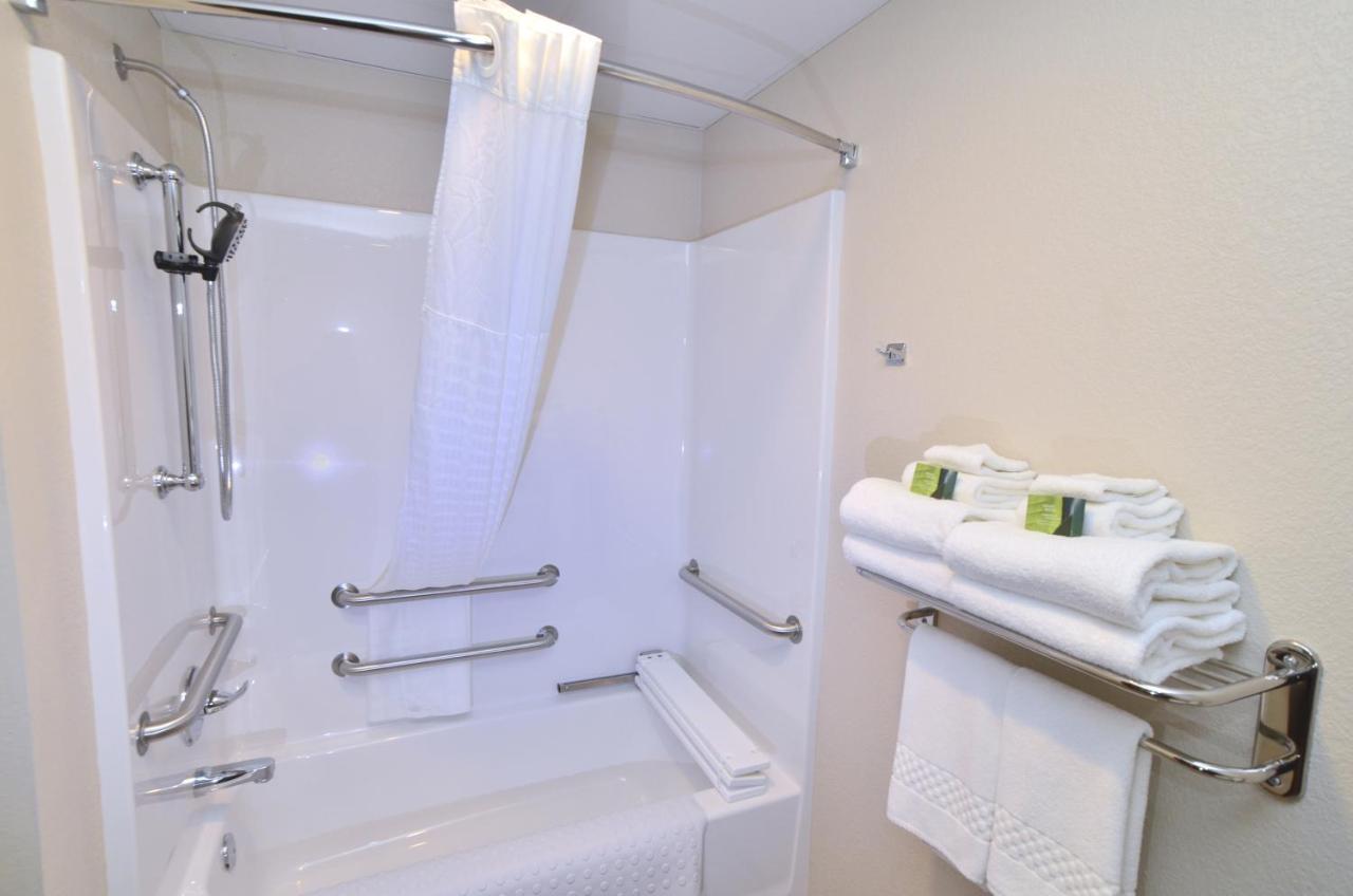 Cobblestone Inn & Suites - Manning Eksteriør billede
