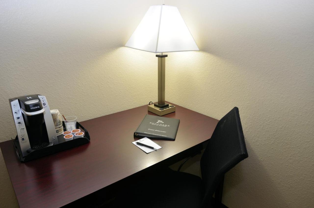 Cobblestone Inn & Suites - Manning Eksteriør billede
